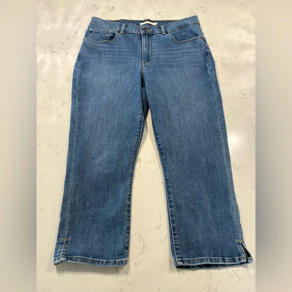 Levi's Women’s Classic Capri Jeans Size 12 - Picture 2 of 10